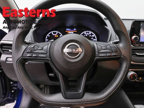 Used 2024 Nissan Altima 2.5 S FWD image 10