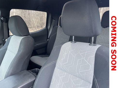 Used 2021 Toyota Tacoma TRD Off-Road image 7