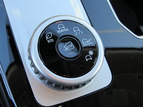 New 2026 Mitsubishi Outlander SEL image 21