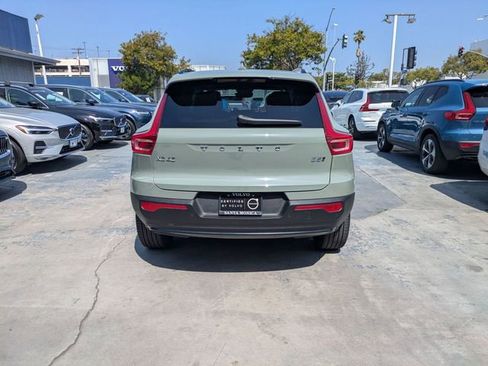 Used 2025 Volvo XC40 B5 Ultra w/ Climate Package AWD/4WD image 4