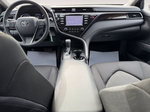 Used 2019 Toyota Camry LE image 19