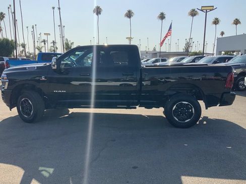 New 2025 RAM 2500 Laramie AWD/4WD image 11