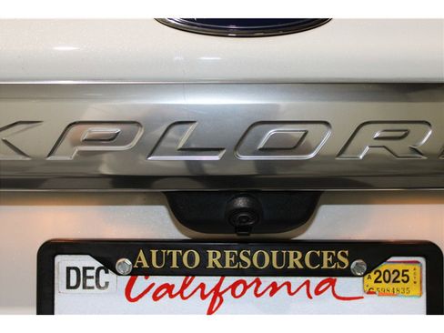 Used 2020 Ford Explorer Platinum w/ Premium Technology Package image 21