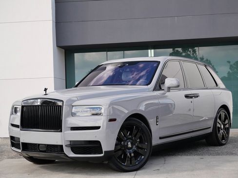 Certified 2021 Rolls-Royce Cullinan image 1