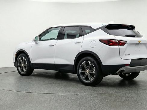 Used 2025 Chevrolet Blazer LT FWD image 6