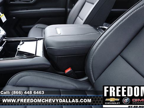 New 2025 GMC Yukon XL Denali w/ Denali Reserve Package image 35