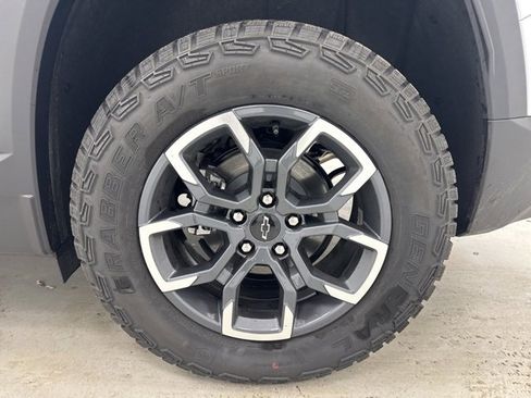 New 2026 Chevrolet Equinox ACTIV w/ Safety and Technology Package image 37