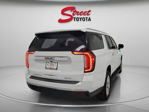 Used 2021 GMC Yukon XL SLT AWD/4WD image 4