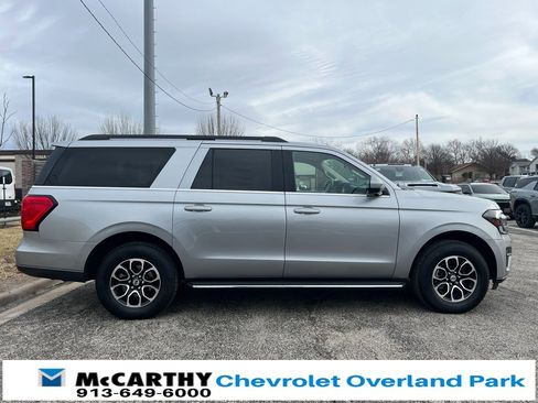 Used 2023 Ford Expedition Max XLT image 2