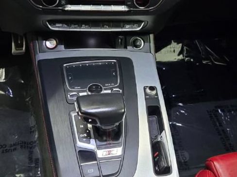Used 2018 Audi SQ5 Premium Plus w/ S Sport Package AWD/4WD image 13