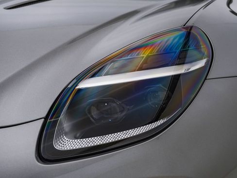 Used 2025 Aston Martin V8 Vantage Coupe RWD image 6