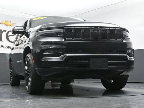 Used 2023 Jeep Grand Wagoneer Series II AWD/4WD image 3