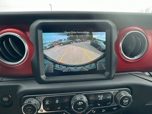 Used 2021 Jeep Wrangler Unlimited Rubicon image 35