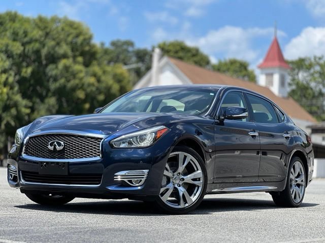Used 2017 INFINITI Q70 L 3.7 AWD/4WD image 1