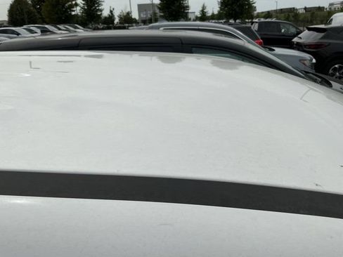 Used 2025 Kia Carnival FWD image 23