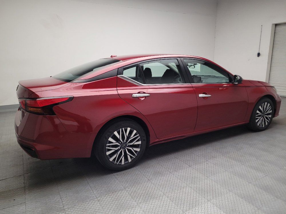 Used 2025 Nissan Altima 2.5 SV FWD image 10