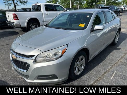 Used 2015 Chevrolet Malibu LT FWD image 2