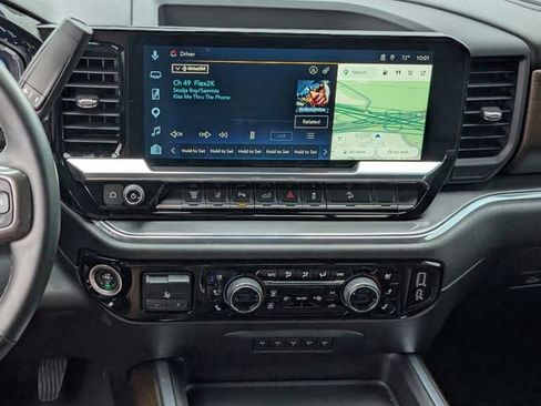 Used 2024 Chevrolet Silverado 2500 High Country w/ Technology Package AWD/4WD image 12