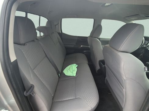 Used 2022 Toyota Tacoma SR5 RWD image 11