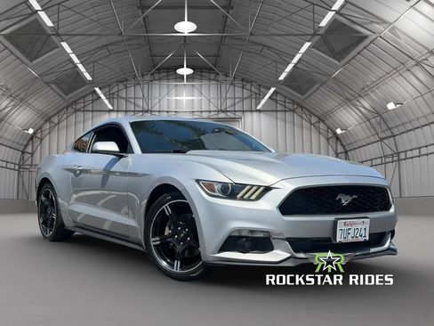 Used 2016 Ford Mustang Coupe w/ Equipment Group 051A RWD image 4