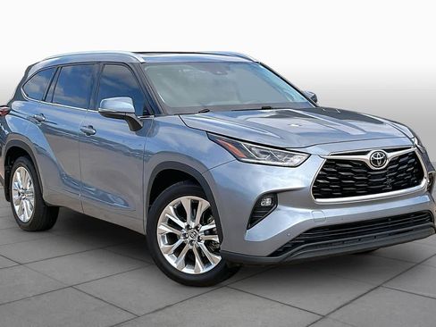 Used 2021 Toyota Highlander Limited FWD image 4