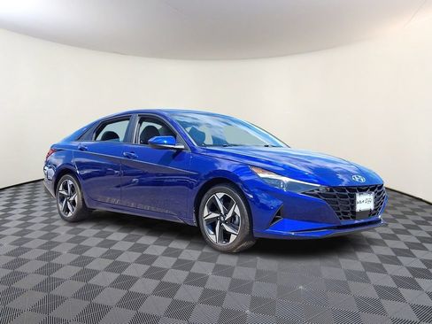 Used 2023 Hyundai Elantra SEL w/ Convenience Package FWD image 1