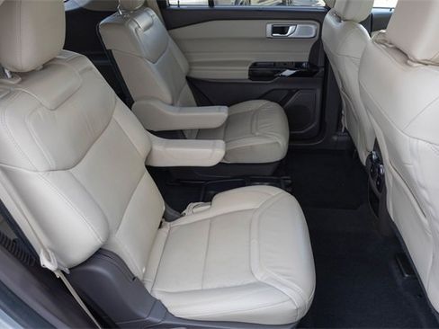 Used 2021 Ford Explorer Platinum w/ Equipment Group 601A image 19