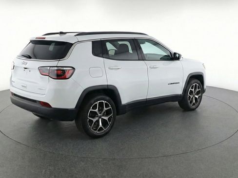 Used 2025 Jeep Compass Limited AWD/4WD image 9