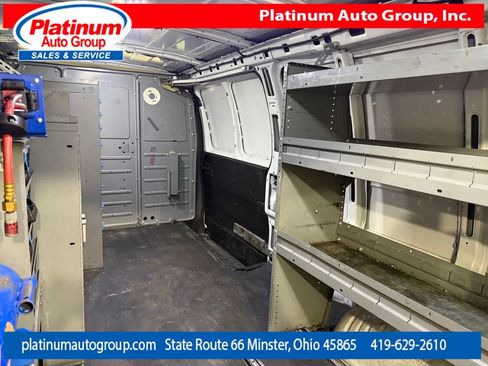 Used 2017 Chevrolet Express 3500 Extended RWD image 32