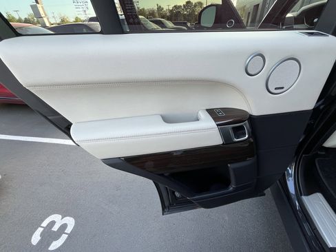 Used 2017 Land Rover Range Rover Supercharged image 25