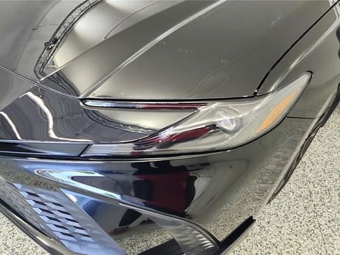 Used 2025 Toyota Camry SE FWD image 15