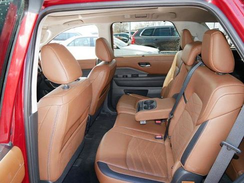 Certified 2023 Nissan Pathfinder Platinum w/ Cargo Package AWD/4WD image 11