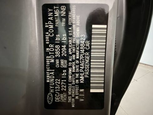 Used 2023 Hyundai Elantra Limited w/ Winter Weather Package FWD image 28