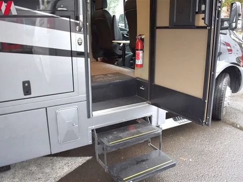 Used 2019 Mercedes-Benz Sprinter 170 image 30