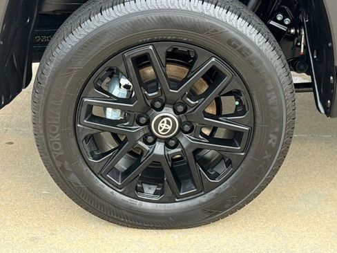 New 2026 Toyota Tundra SR5 AWD/4WD image 10
