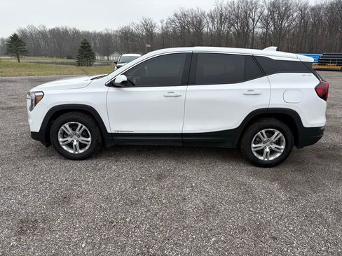 Used 2024 GMC Terrain SLE image 6