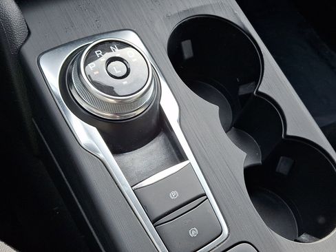 Used 2022 Ford Escape SE image 15