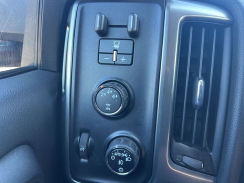 Used 2015 Chevrolet Silverado 2500 LT w/ LT Convenience Package image 19