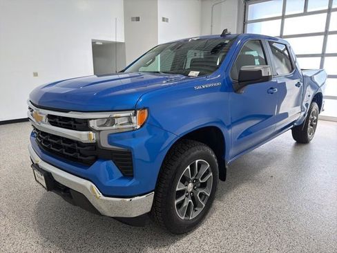 Used 2025 Chevrolet Silverado 1500 LT image 7