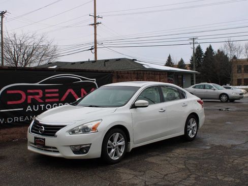 Used 2013 Nissan Altima 2.5 SV w/ 2.5SV Convenience Pkg image 1