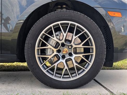 Used 2017 Porsche Macan S image 11