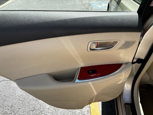 Used 2011 Lexus ES 350 FWD image 21
