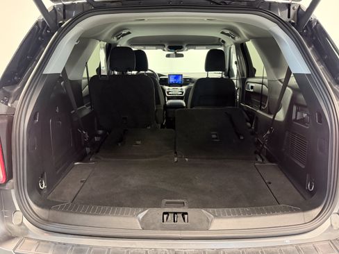 Used 2024 Ford Explorer XLT AWD/4WD image 26
