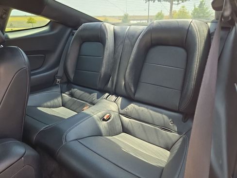 Used 2017 Ford Mustang GT RWD image 15