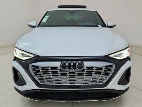 Used 2024 Audi Q8 e-tron Premium Plus w/ Premium Plus Package image 13