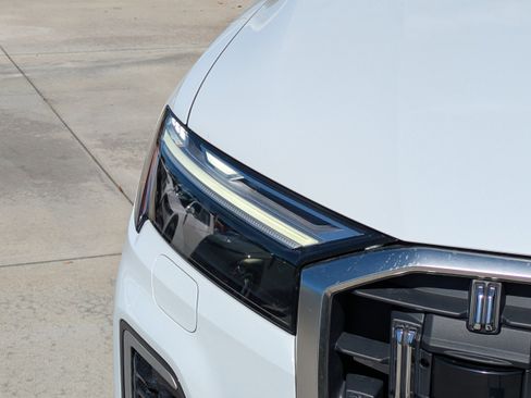 Used 2025 Audi Q7 2.0T Premium Plus image 7