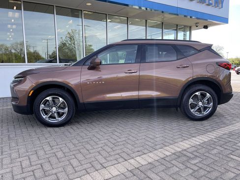 Used 2024 Chevrolet Blazer LT w/ Convenience Package FWD image 2