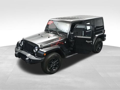 Used 2016 Jeep Wrangler Unlimited Sahara AWD/4WD image 39