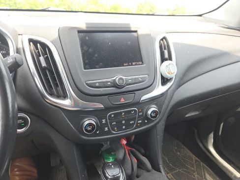 Used 2020 Chevrolet Equinox LT FWD image 17