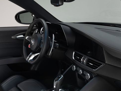 Used 2024 Alfa Romeo Giulia Quadrifoglio w/ Active Assist Plus Package image 21